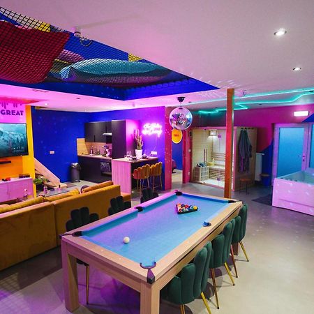 Capsule Boogie-Woogie - Jacuzzi - Sauna - Billard - Jeux - Ecran Geant - Filet Suspendu - Netflix Ла-Лувьер Экстерьер фото