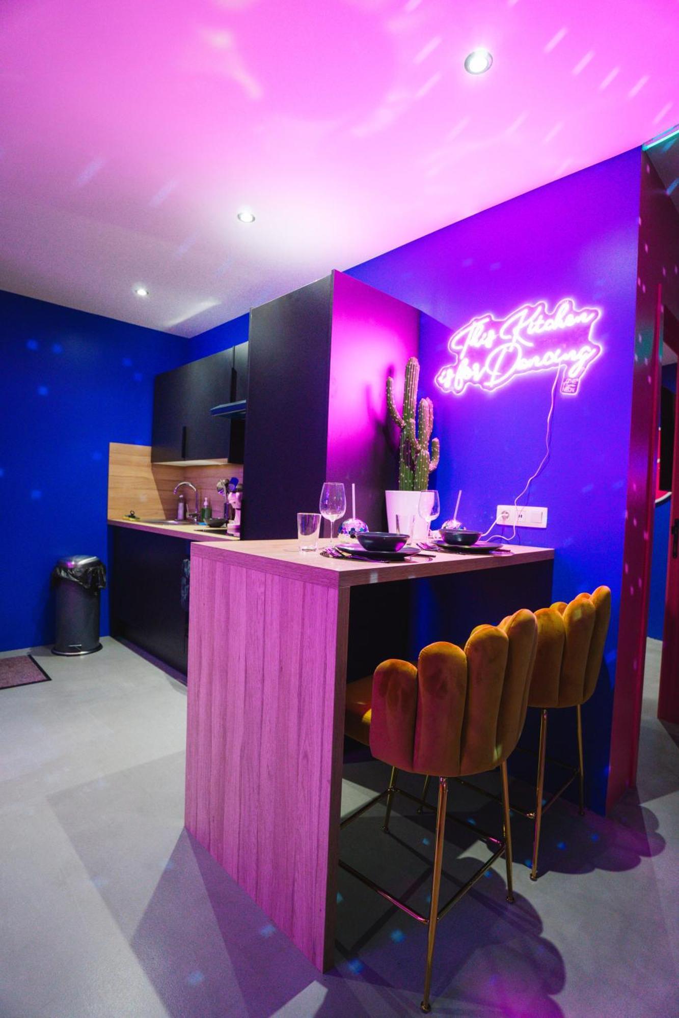 Capsule Boogie-Woogie - Jacuzzi - Sauna - Billard - Jeux - Ecran Geant - Filet Suspendu - Netflix Ла-Лувьер Экстерьер фото