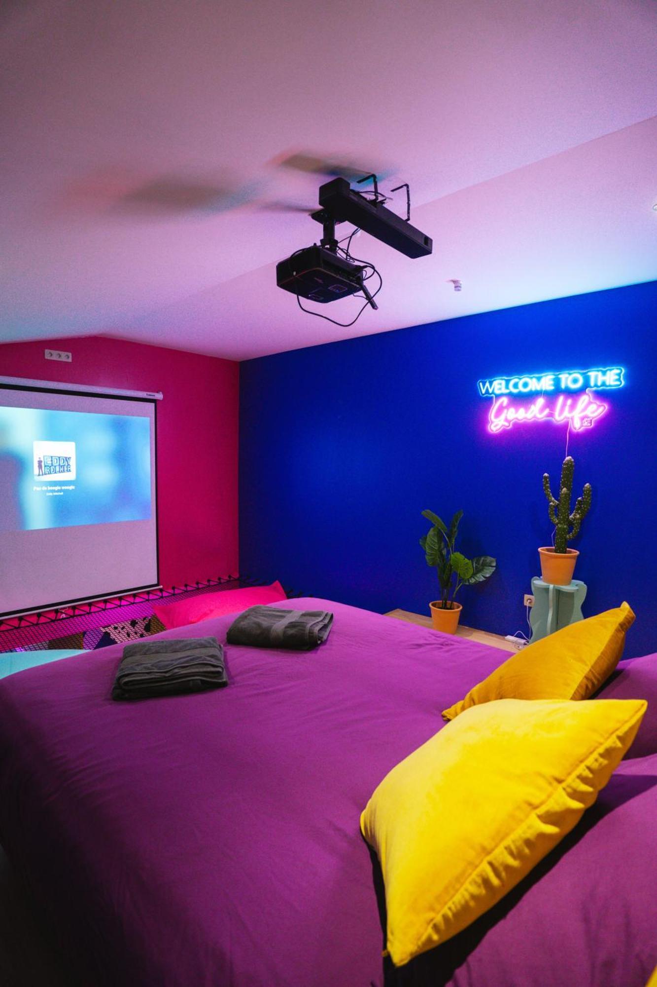 Capsule Boogie-Woogie - Jacuzzi - Sauna - Billard - Jeux - Ecran Geant - Filet Suspendu - Netflix Ла-Лувьер Экстерьер фото