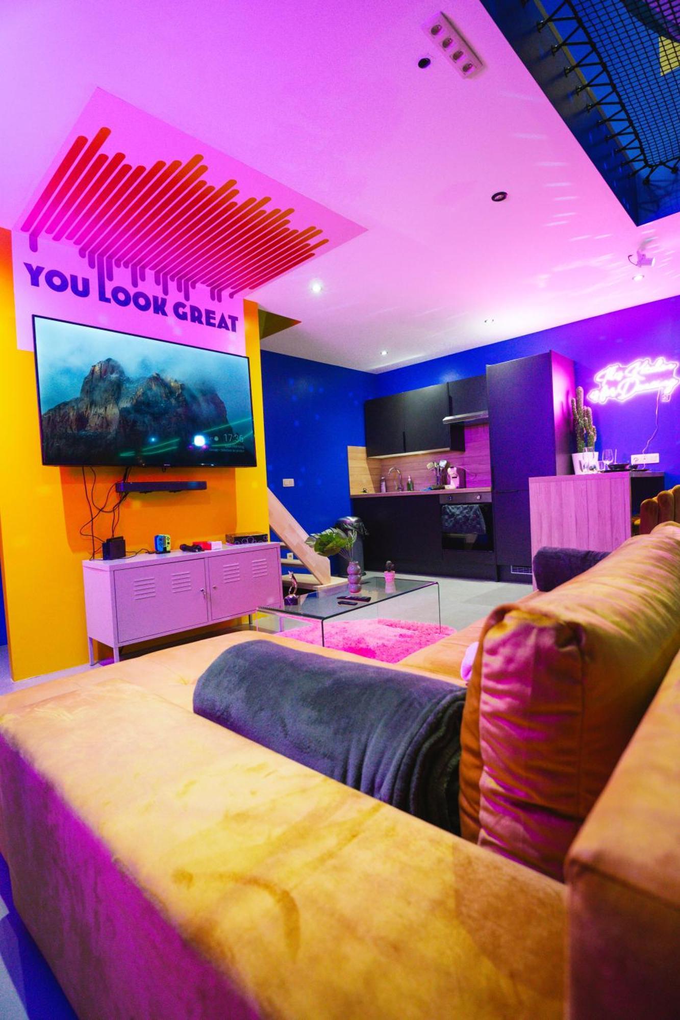 Capsule Boogie-Woogie - Jacuzzi - Sauna - Billard - Jeux - Ecran Geant - Filet Suspendu - Netflix Ла-Лувьер Экстерьер фото