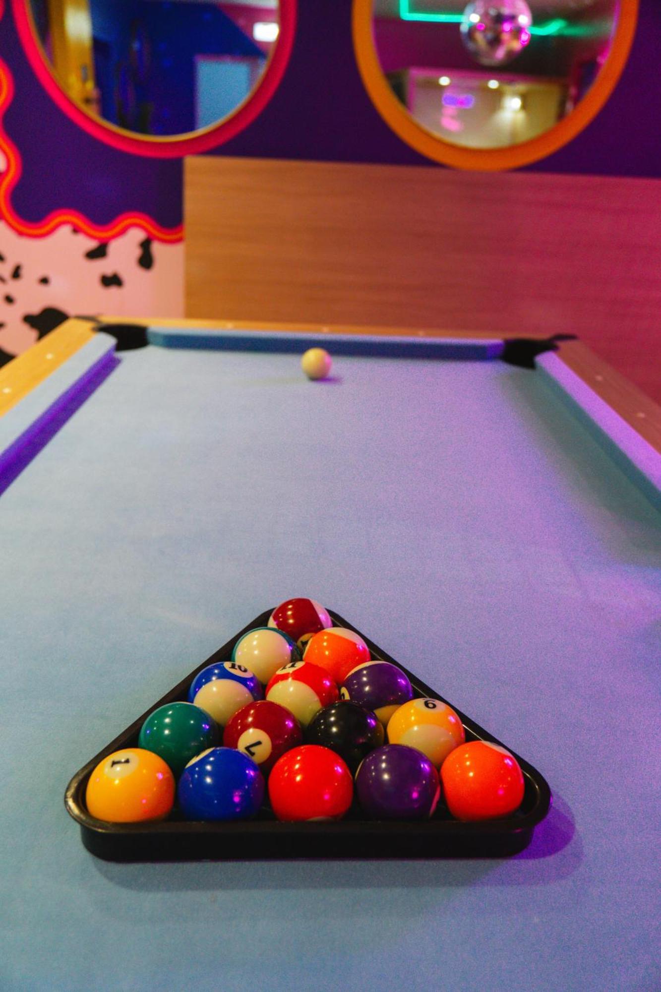 Capsule Boogie-Woogie - Jacuzzi - Sauna - Billard - Jeux - Ecran Geant - Filet Suspendu - Netflix Ла-Лувьер Экстерьер фото